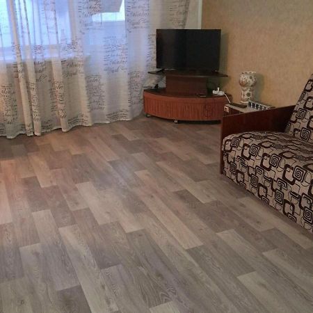 Izyum Two-Bedroom Apartment Pokrovskaya, 48 מראה חיצוני תמונה